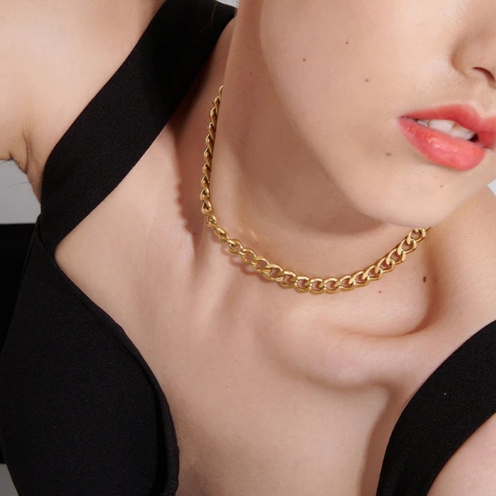 New 18K Gold Plated 18'' Cuban Link Chain Necklace - Picture 3 of 5